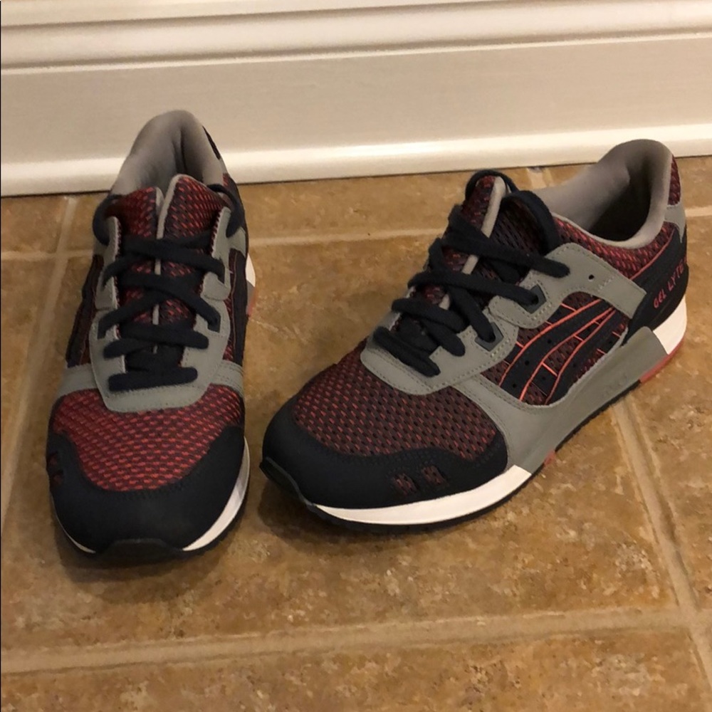 NWOT Asics Gel Lyte III sneakers